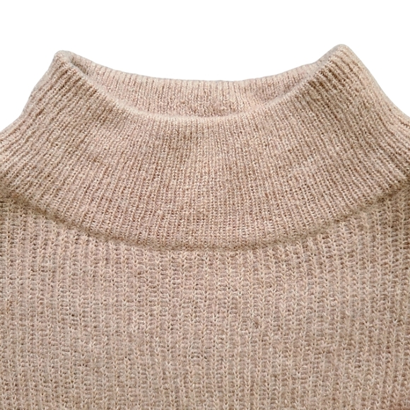 (Pre-loved) Tommy Hilifger Wool Turtleneck Sweater - Picture 3 of 9